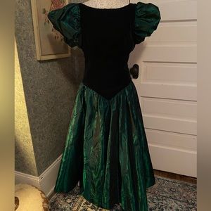Vintage dark green velvet / satin puff sleeve midi tea length formal gown Carol